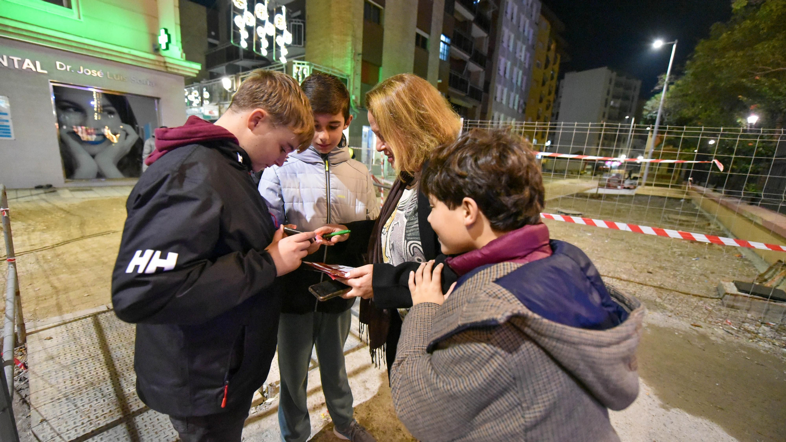 La yincana solidaria 'A por el gordo' en La Línea, en imágenes