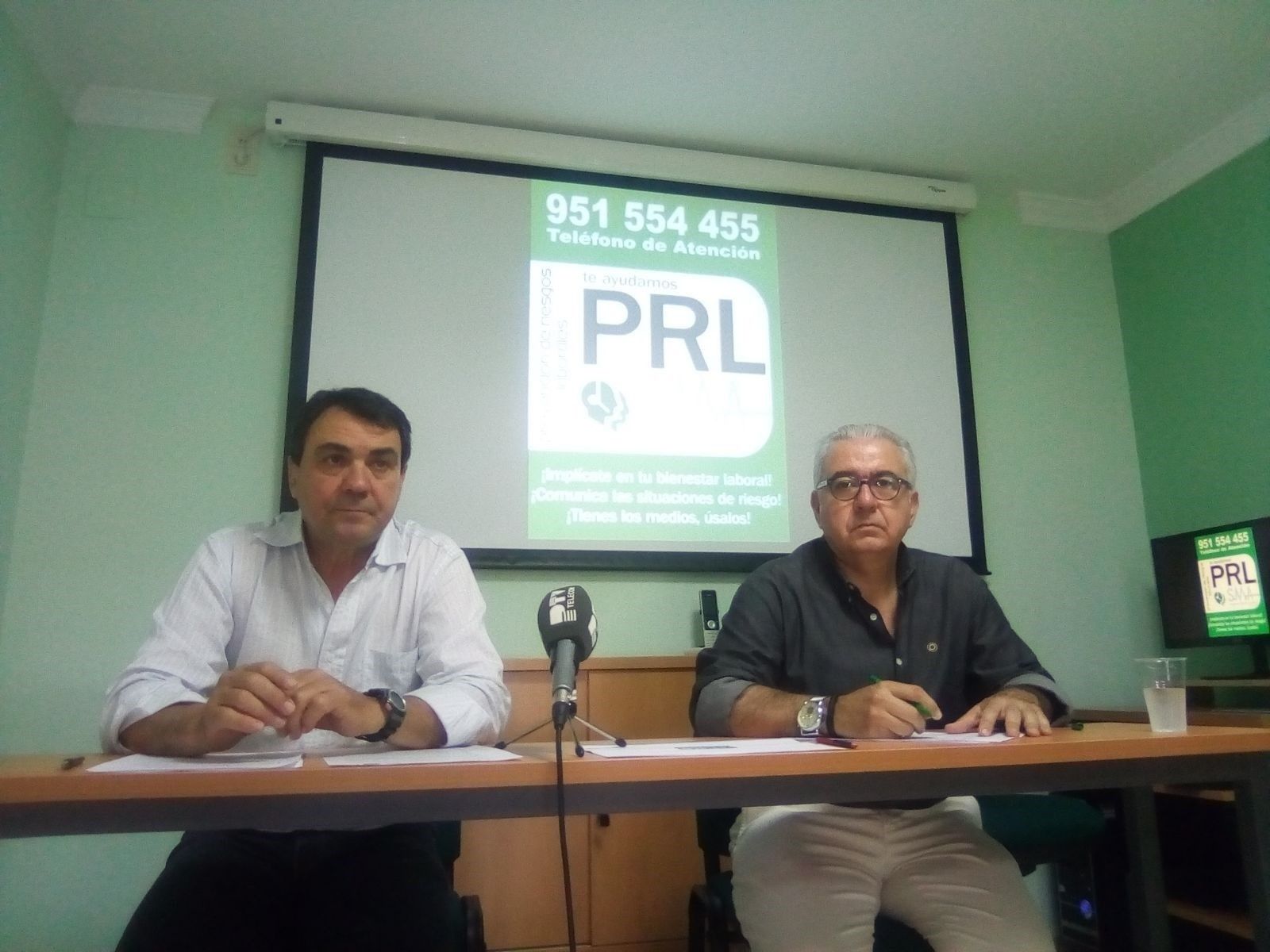 Presentación del teléfono para el "médico quemado".