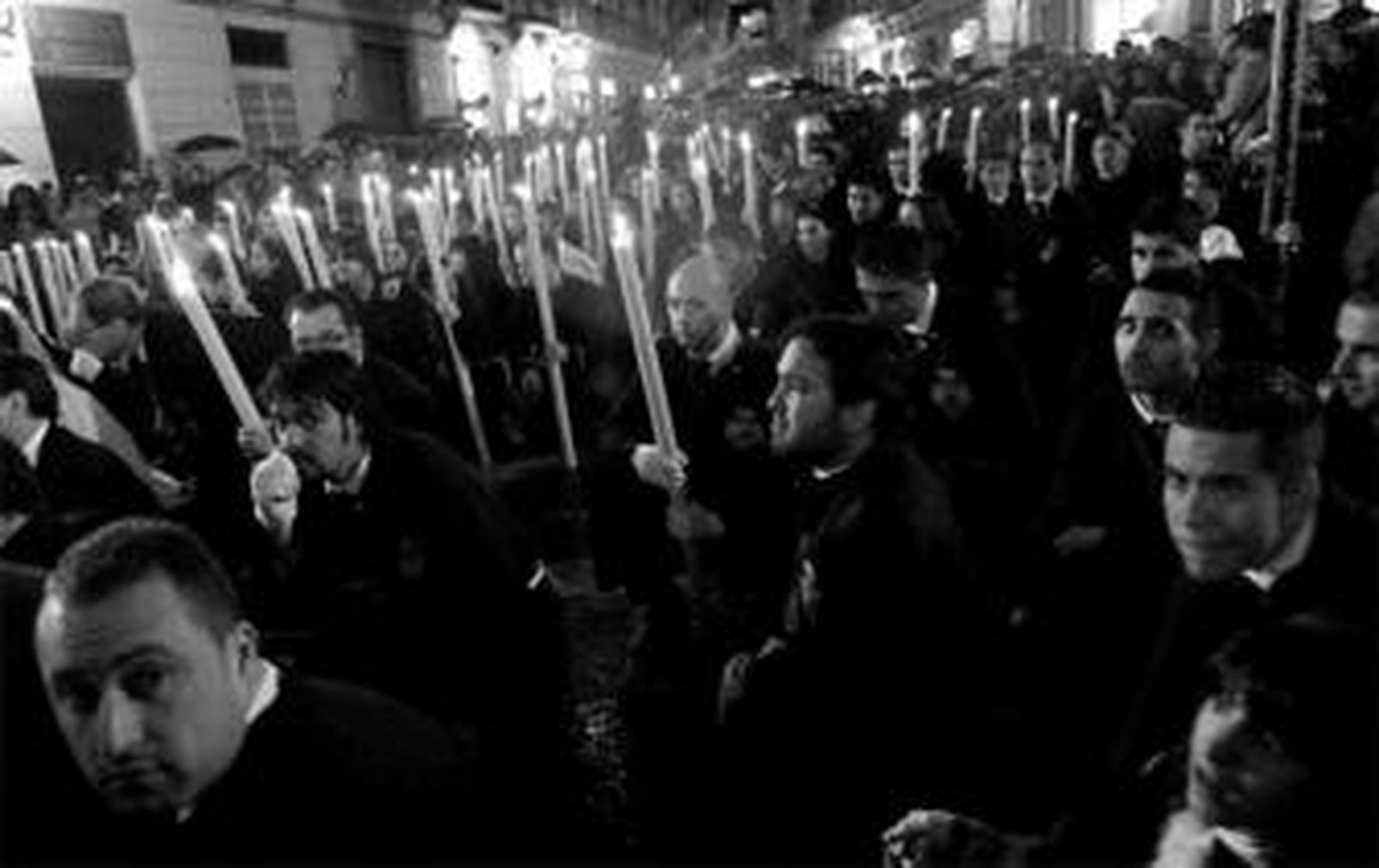 Imagen de la calle Císter durante en el acto de liberación del preso por parte de El Rico, el pasado Miércoles Santo.