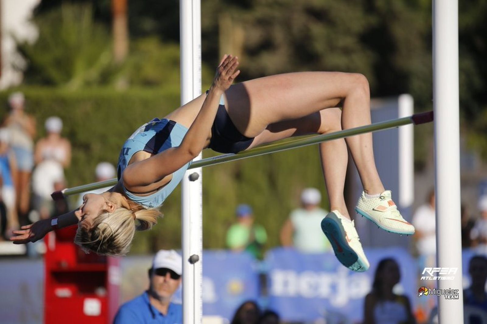 Una Stancev en un salto de su concurso.