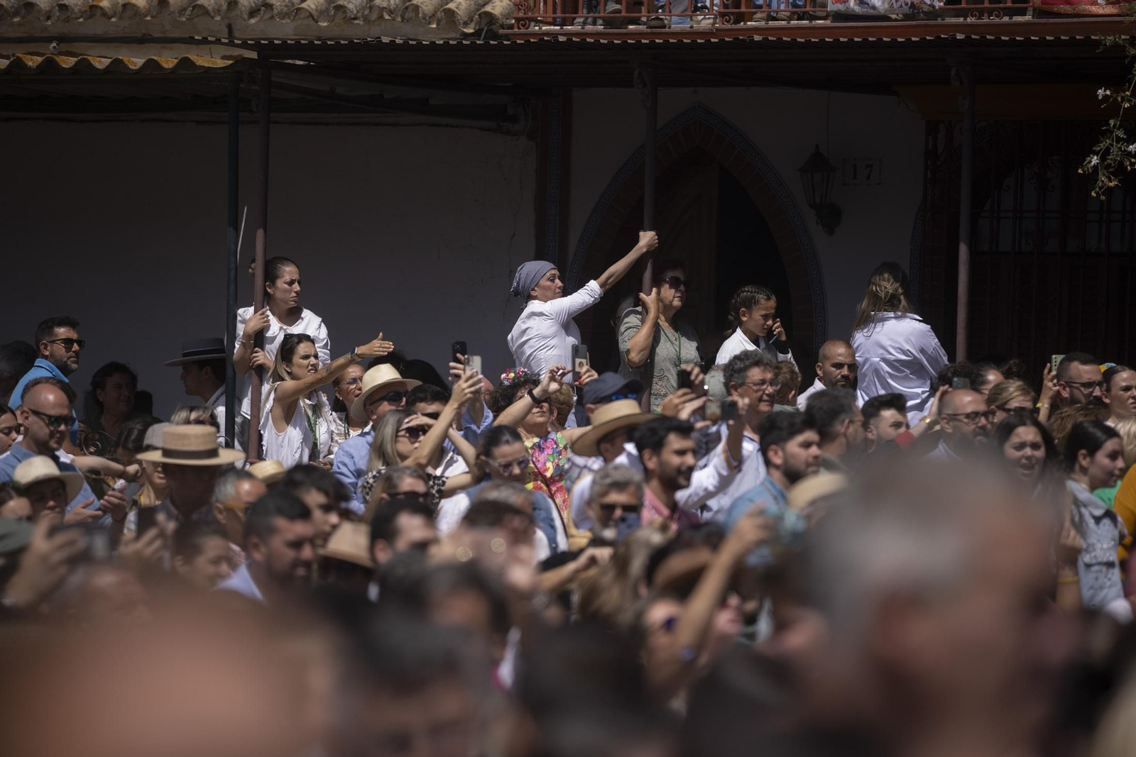 Las mejores imágenes de la procesión de la Virgen del Rocío en la aldea