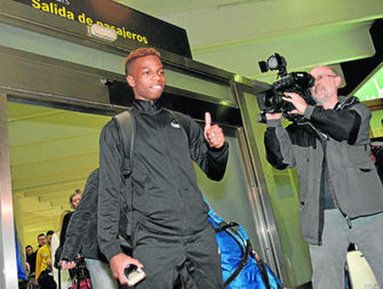 Charly Musonda Jr, ayer a su llegada al aeropuerto de San Pablo.
