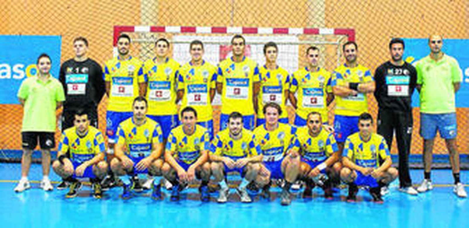 Plantilla con la que el Cajasol Pedro Alonso Niño de Moguer afronta su nuevo proyecto, en el que está llamado a ser uno de los 'grandes' y luchar por el salto de categoría.