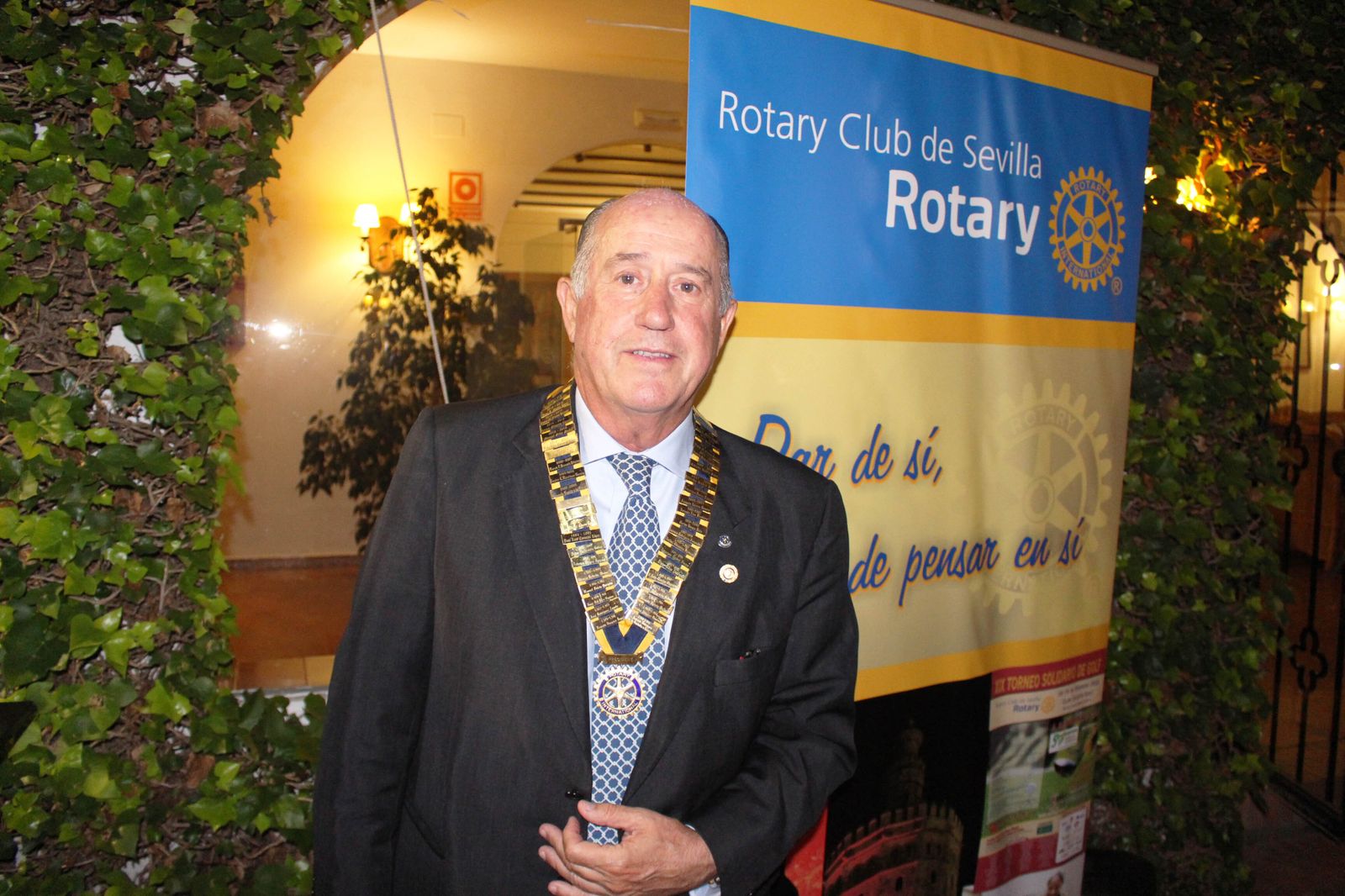 Carlos Suriñach, nuevo presidente del Rotary Club de Sevilla.