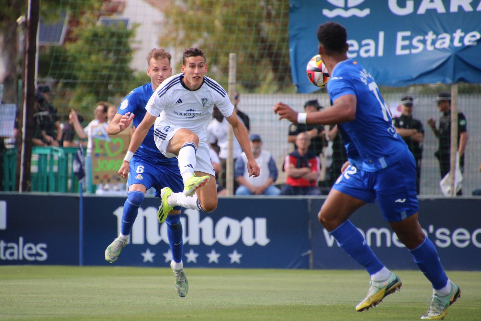Un lance del Marbella FC - Getafe 'B'