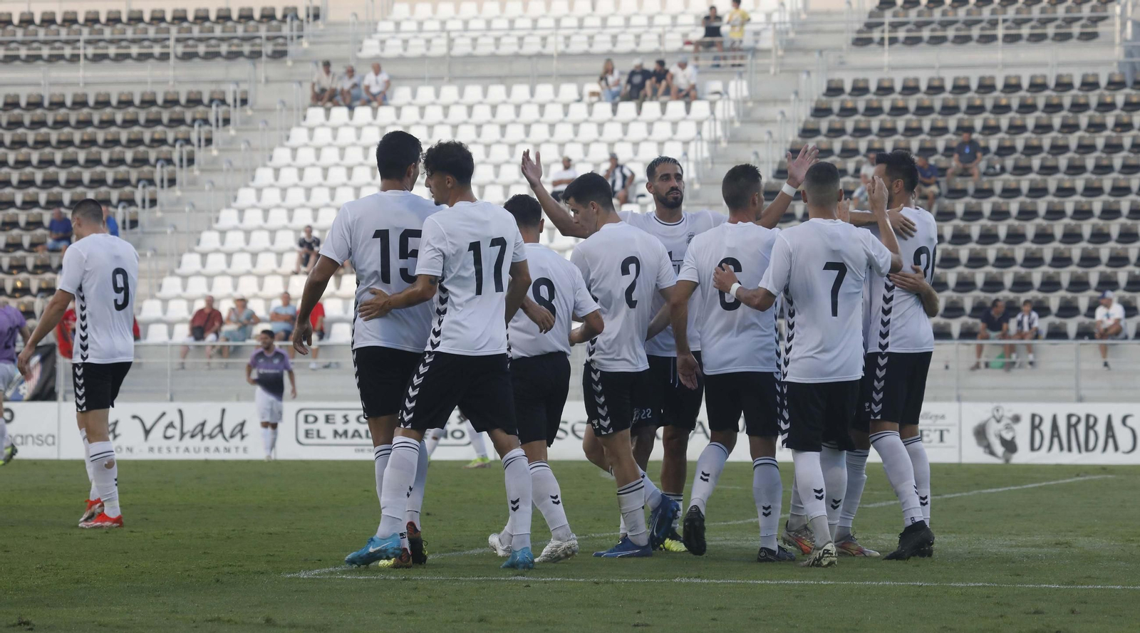Las fotos del Balona - Estepona de pretemporada en el Ciudad de La Línea (1-1)