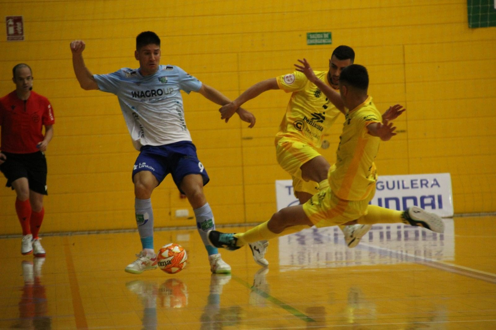 Una acción del partido de este sábado en El Ejido.