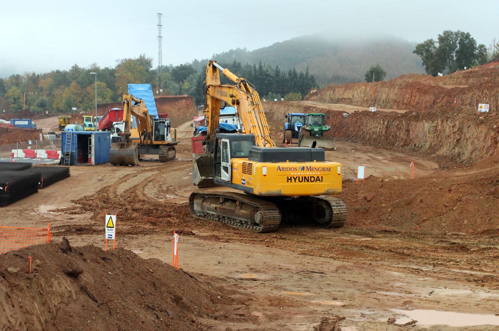 Imágenes de la colocación de la primera piedra de la planta de ElPozo en Jabugo.