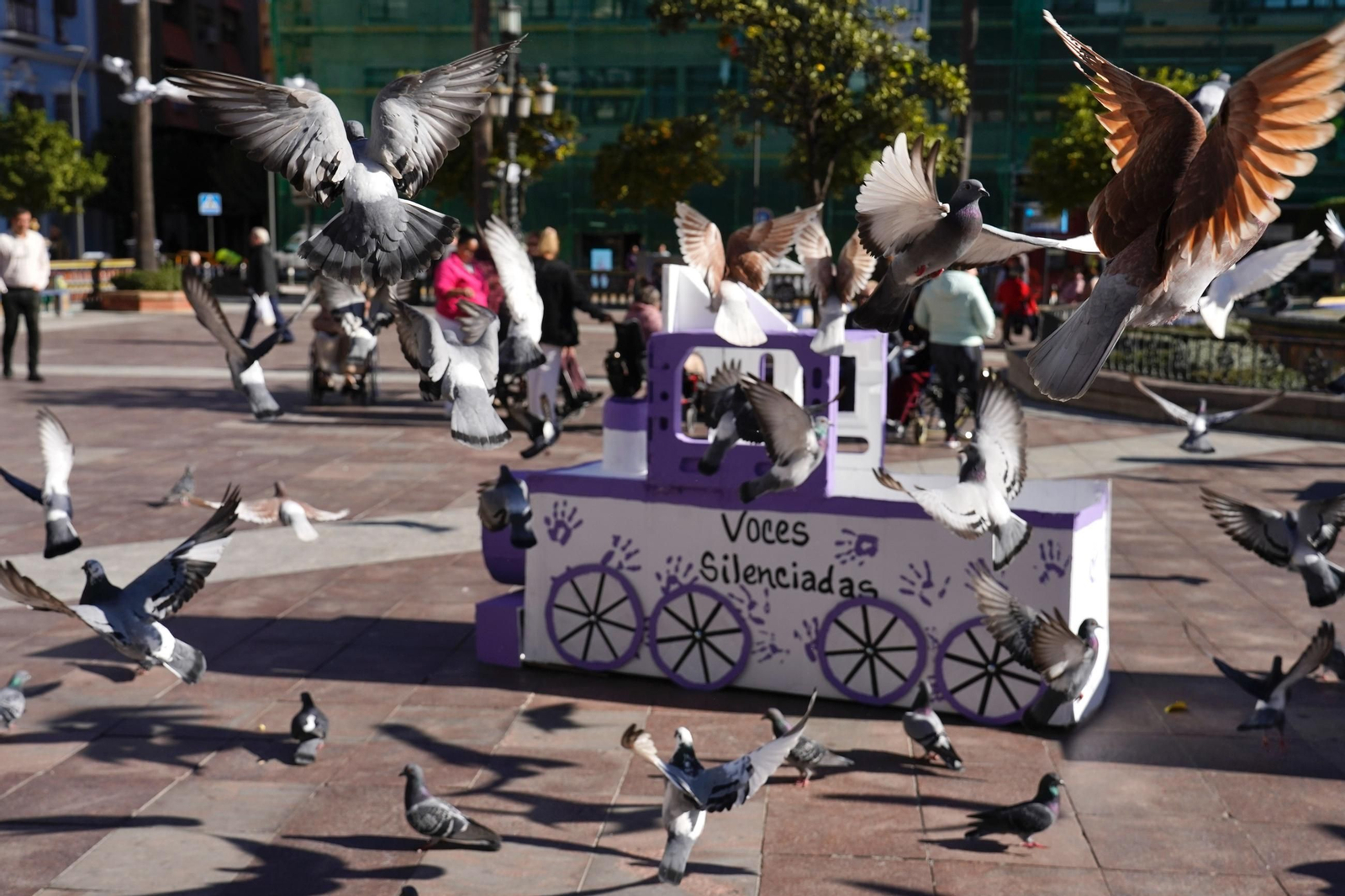 Fotos de los actos de Victoria Kent por el día contra la violencia machista