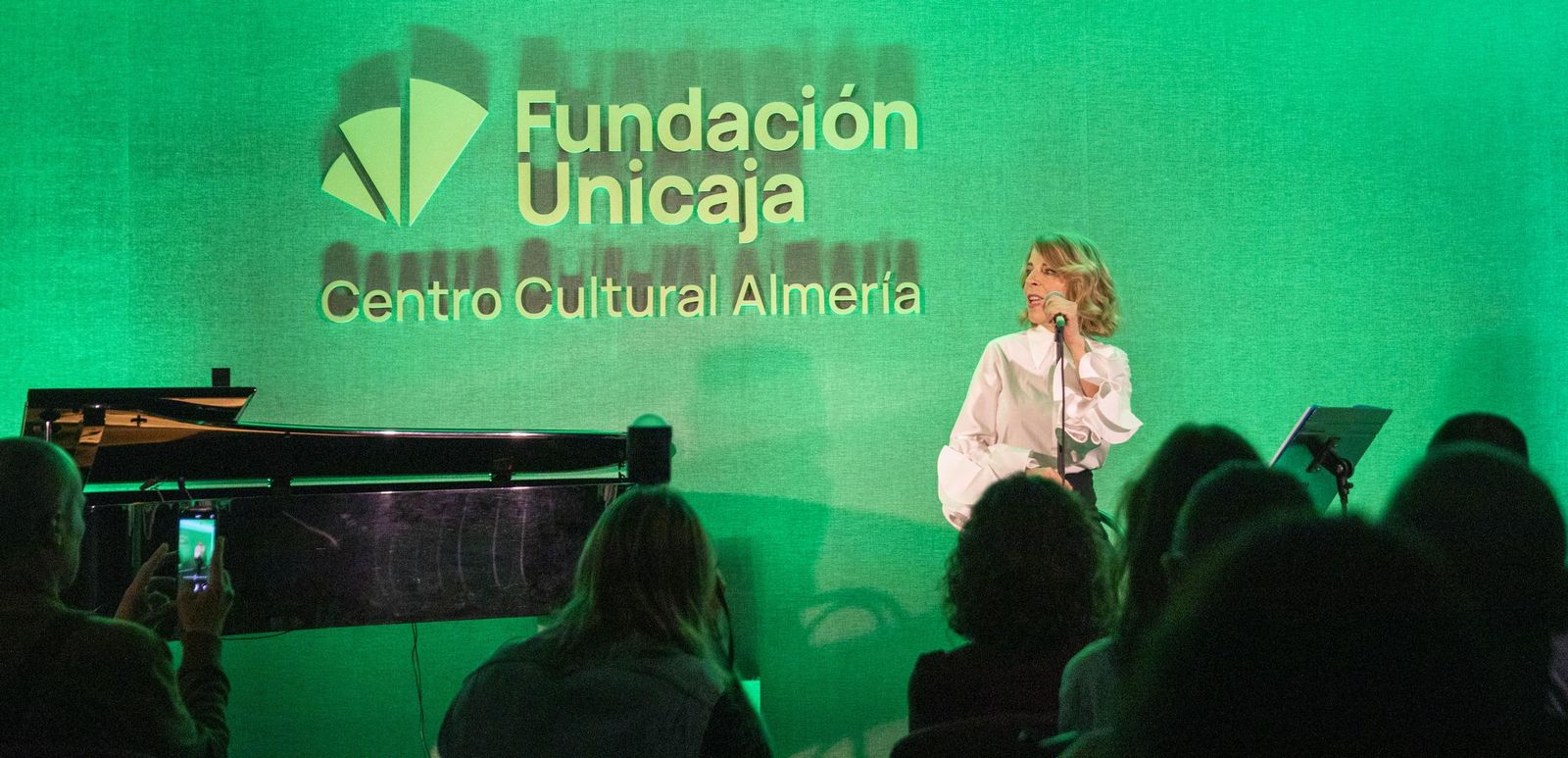 Sole Giménez charla y recital en Fundación Unicaja de Almería