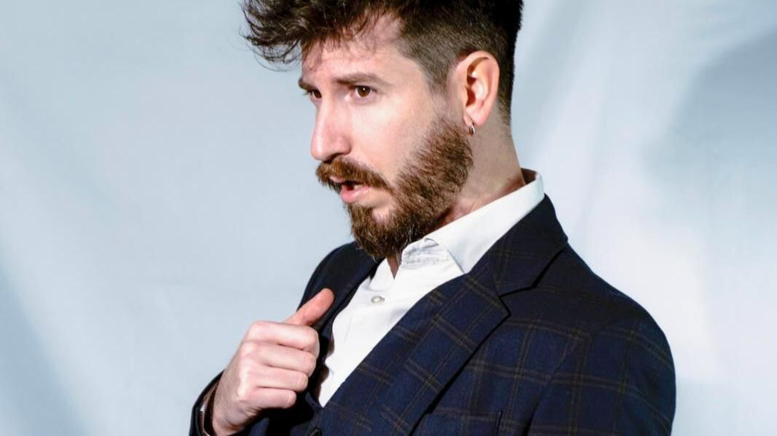 Manuel Sutil, al frente de Lolitario Teatro, estará 24 horas en huelga de hambre con una performance que pretende remover conciencias.