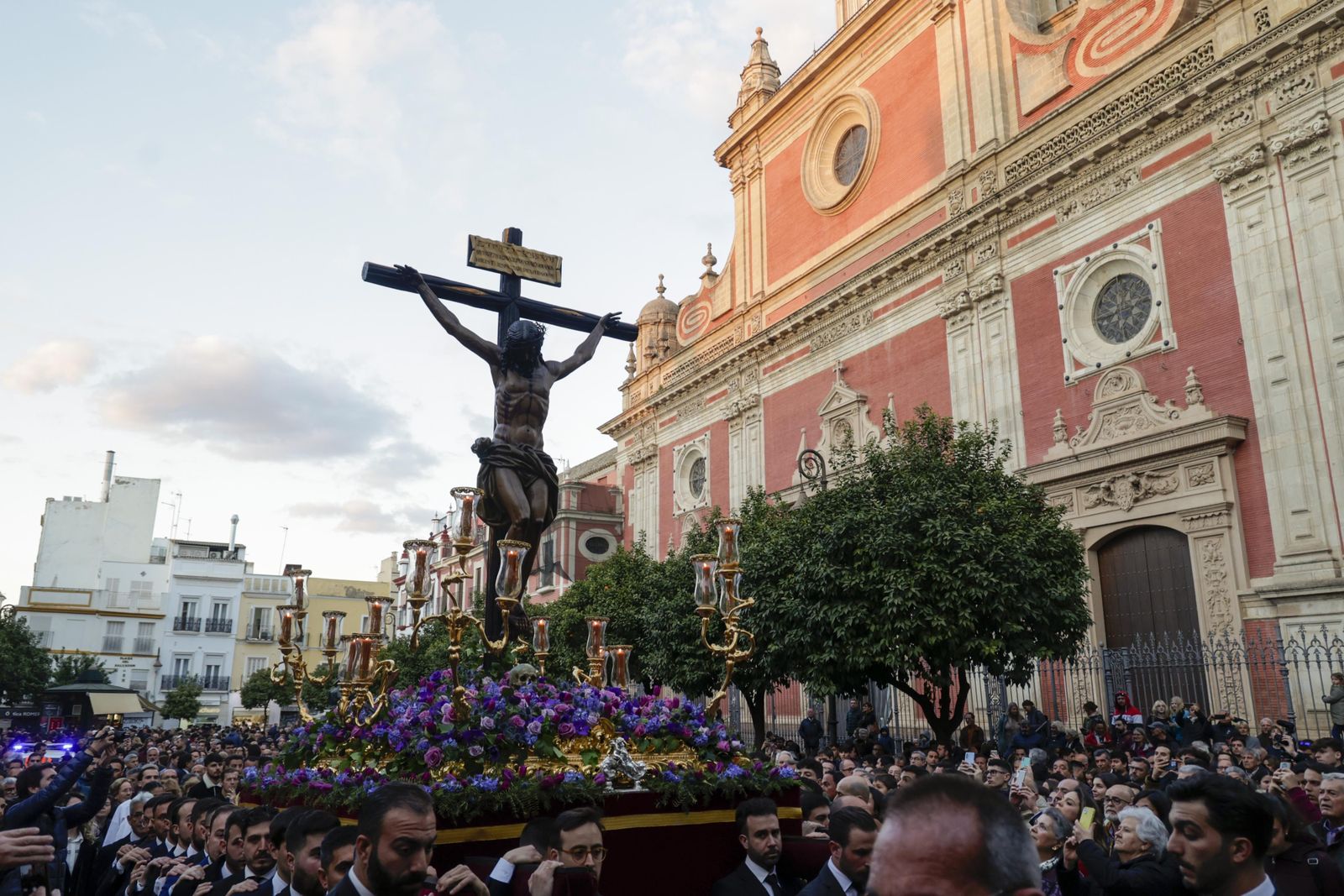 Las imágenes del Vía Crucis de las Hermandades