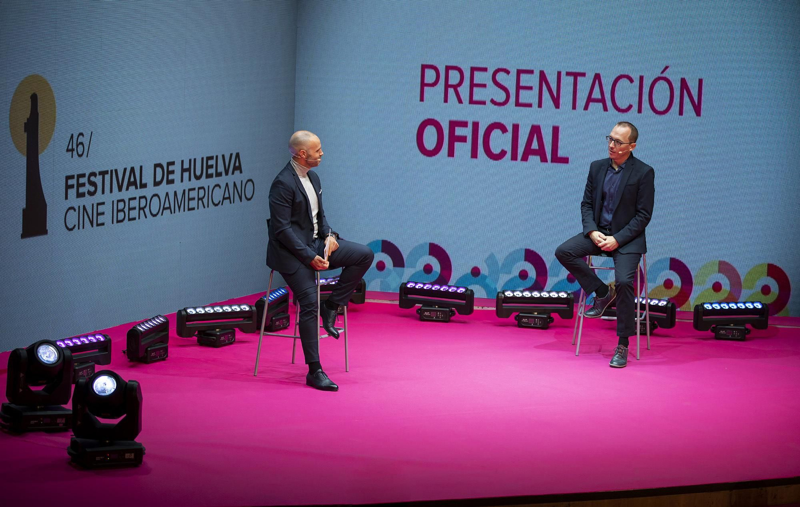 Un momento de la presentación oficial retransmitida esta mañana con el presentador, Adolfo Zarandieta, y el director del Festival, Manuel H. Martín.