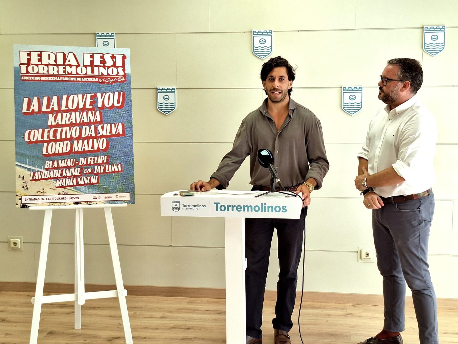 El concejal de Eventos, José Manuel Ruiz Rivas (D.), y el representante de Last Tour, Álvaro Albadalejo.