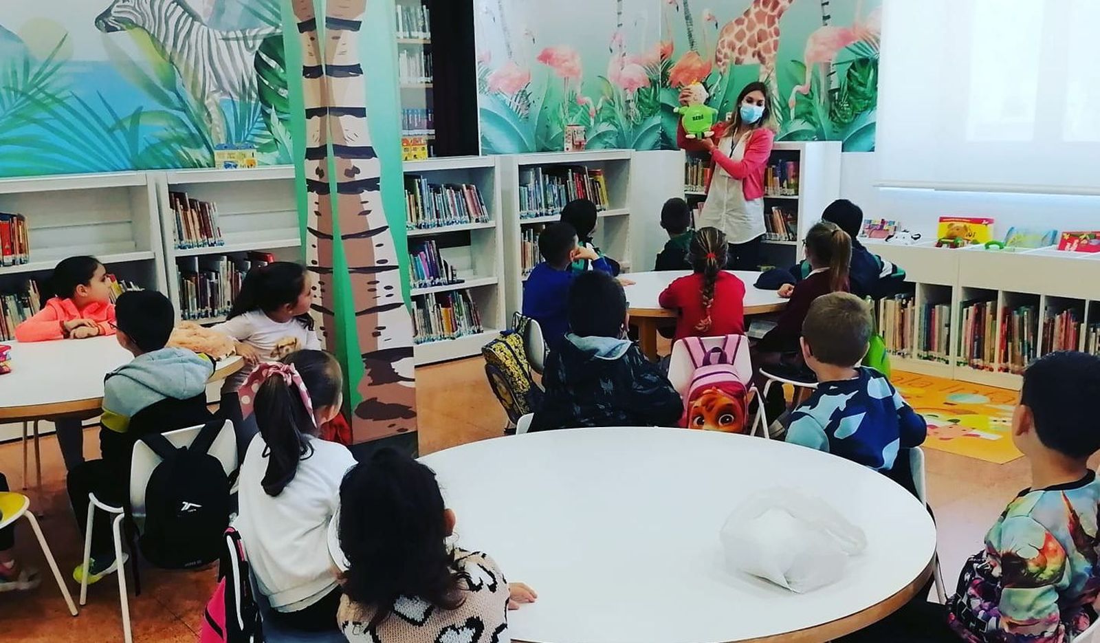 Una actividad infantil en la Biblioteca Municipal de La Línea