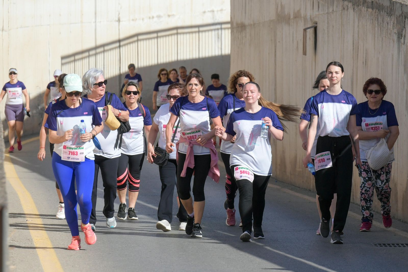 Las imágenes de la Carrera de la Mujer de este domingo en Granada