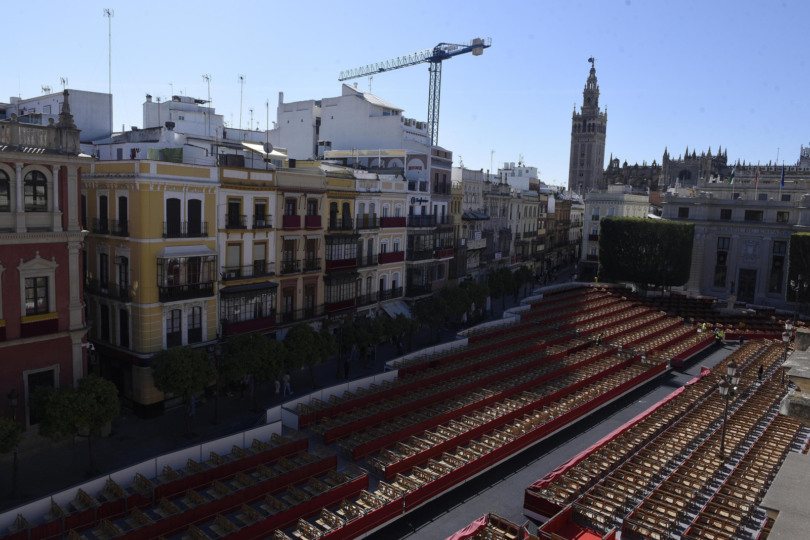 Los palcos de la Plaza de San Francisco dispuestos para este Domingo de Ramos.