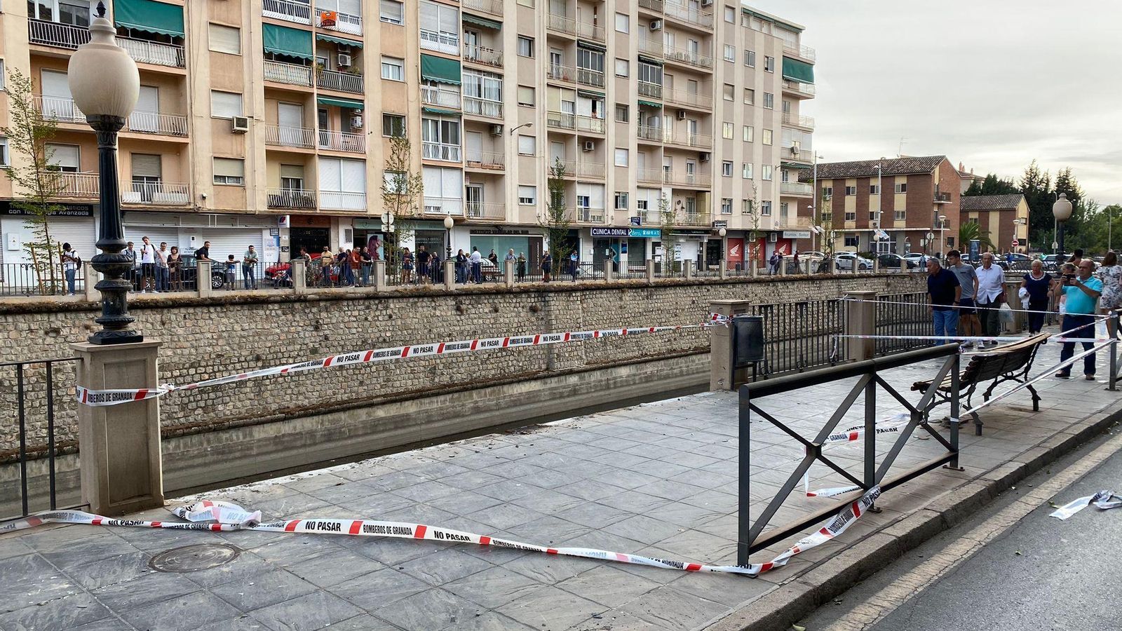 Lugar por el que se precipitó el todoterreno al río Genil.