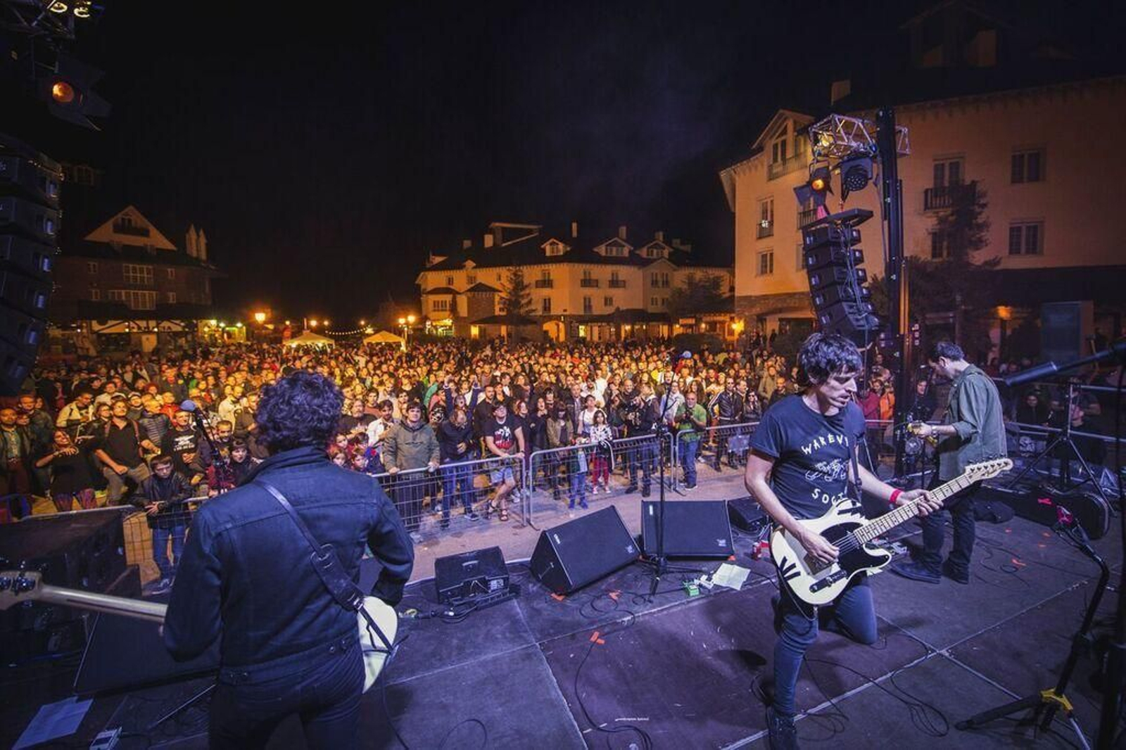 Los madrileños Biznaga llegaron y arrasaron con punk rock dinámico.