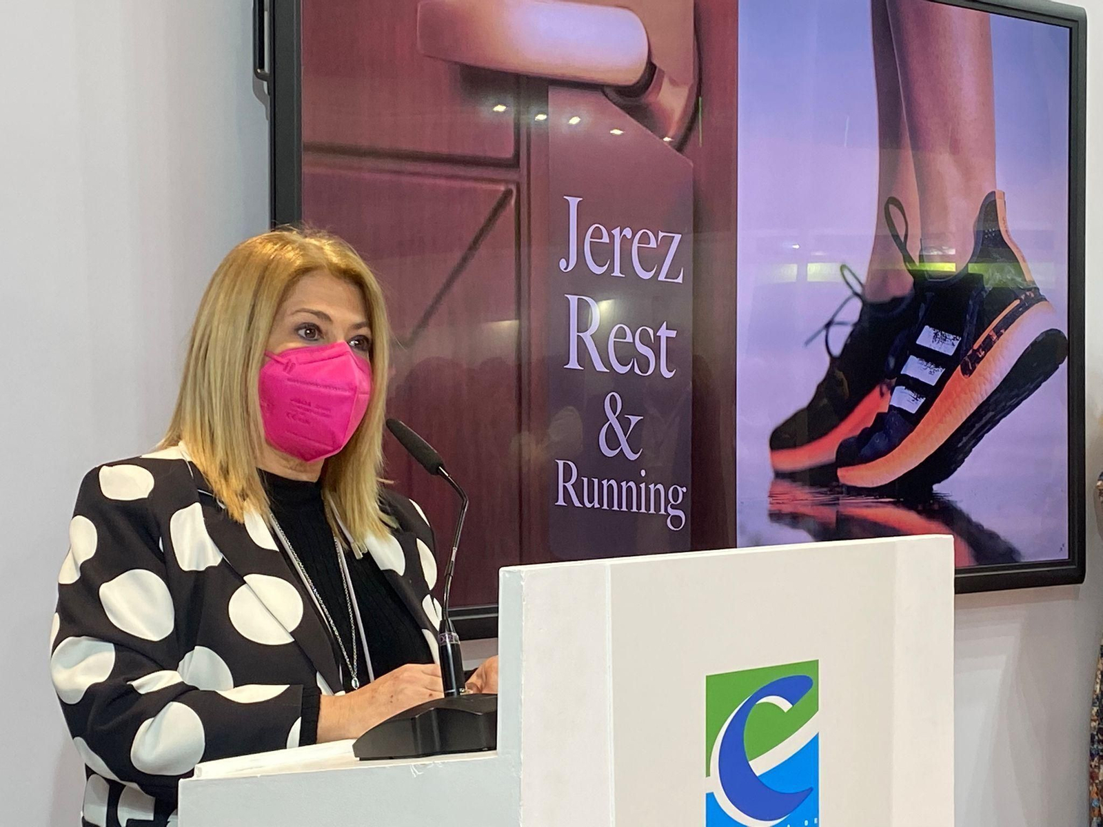 Mamen Sánchez, presentando en Fitur la nueva oferta turística de Jerez y la campaña de promoción ‘Jerez, desnuda tus sentidos’.