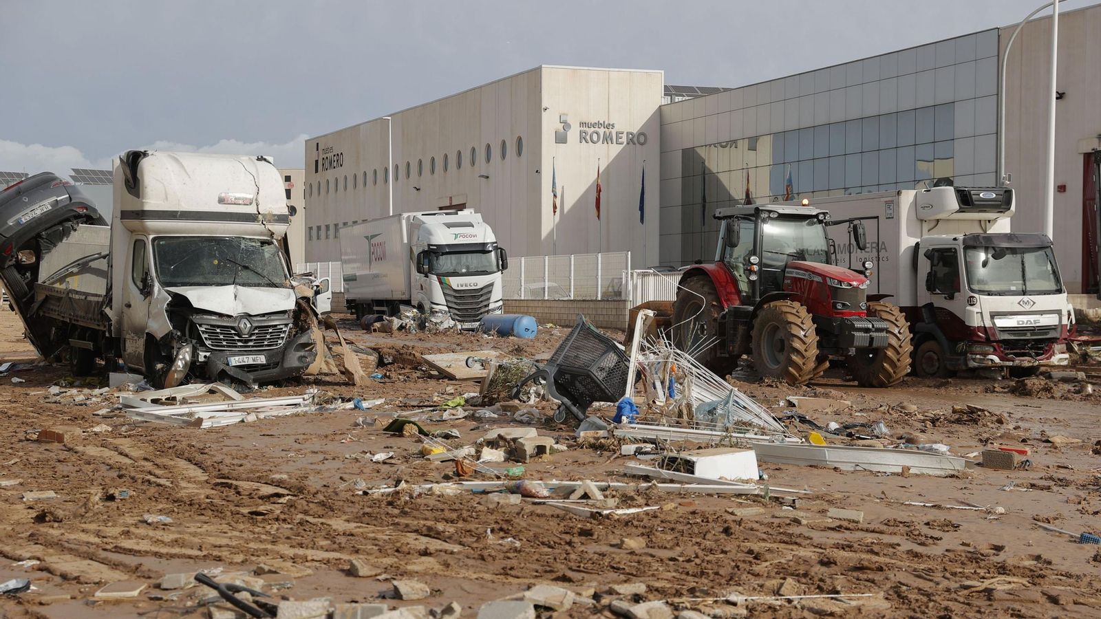 Valencia trata de recomponerse de los efectos trágicos de la DANA