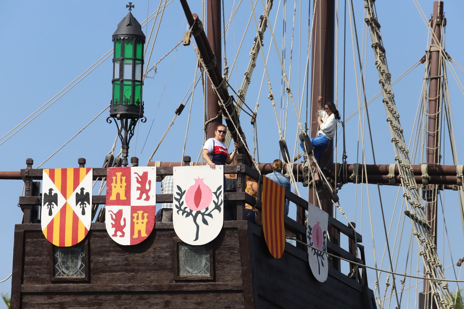 Imágenes de la jornada de puertas abiertas en el Muelle de las Carabelas