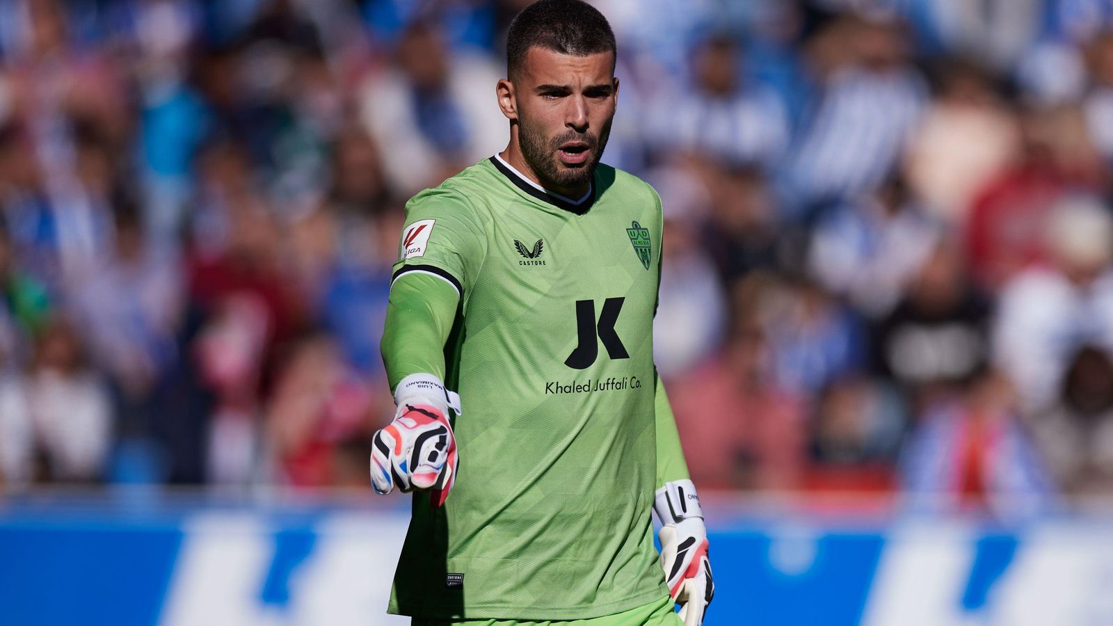 Maximiano recuperó la titularidad en Álava e hizo un par de intervenciones de mérito