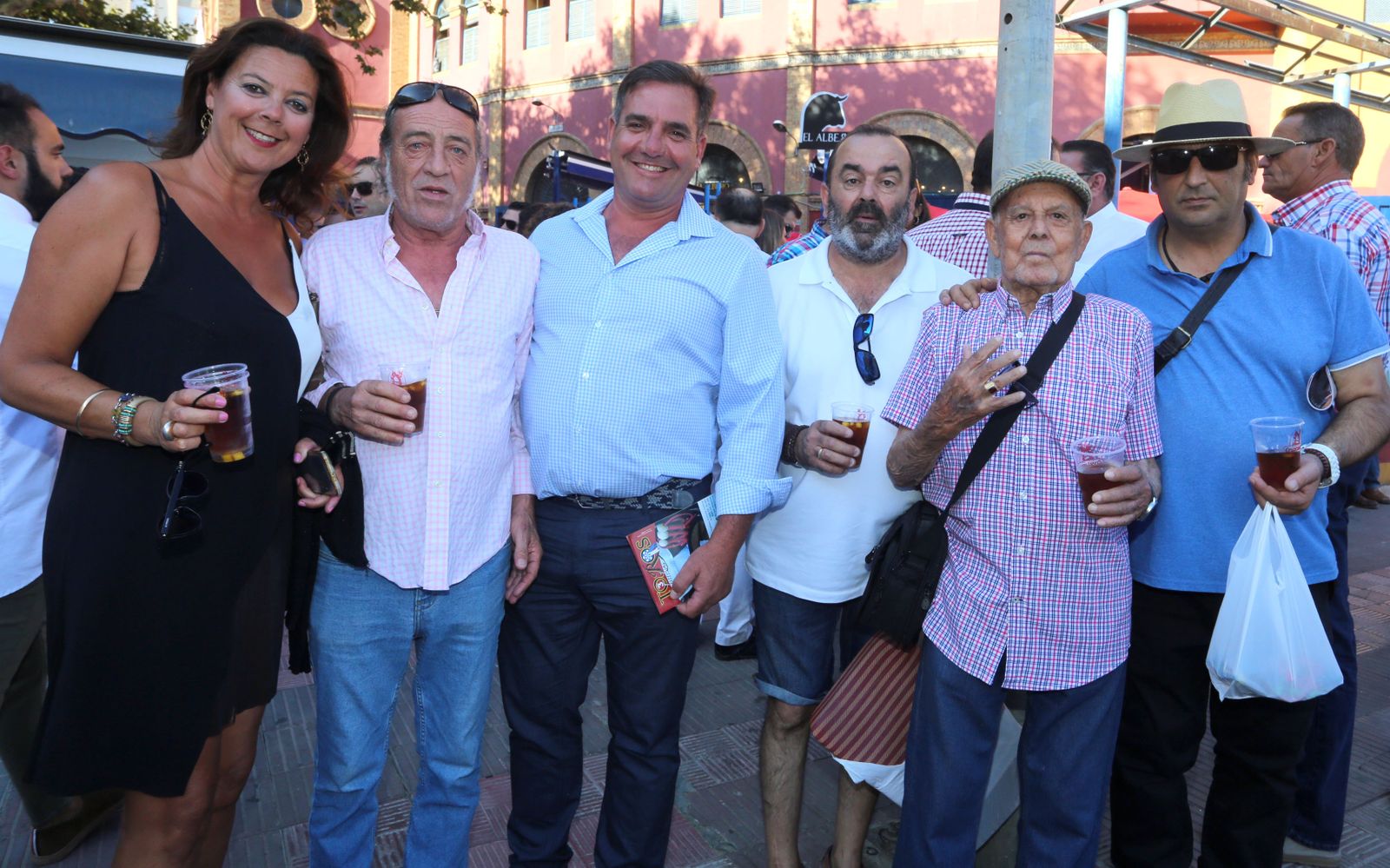 Imágenes del ambiente de la corrida del 3 de agosto en la Plaza de Toros de la Merced