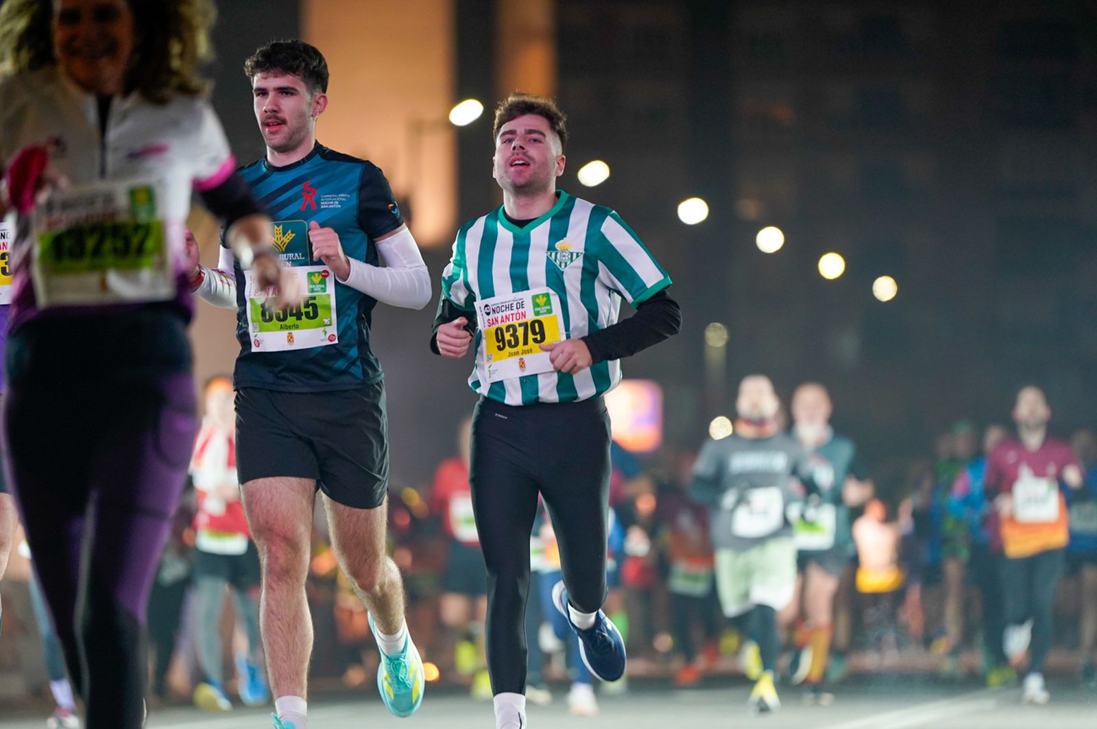 En imágenes: búscate en tu llegada a meta de la Carrera de San Antón 2026 (10)