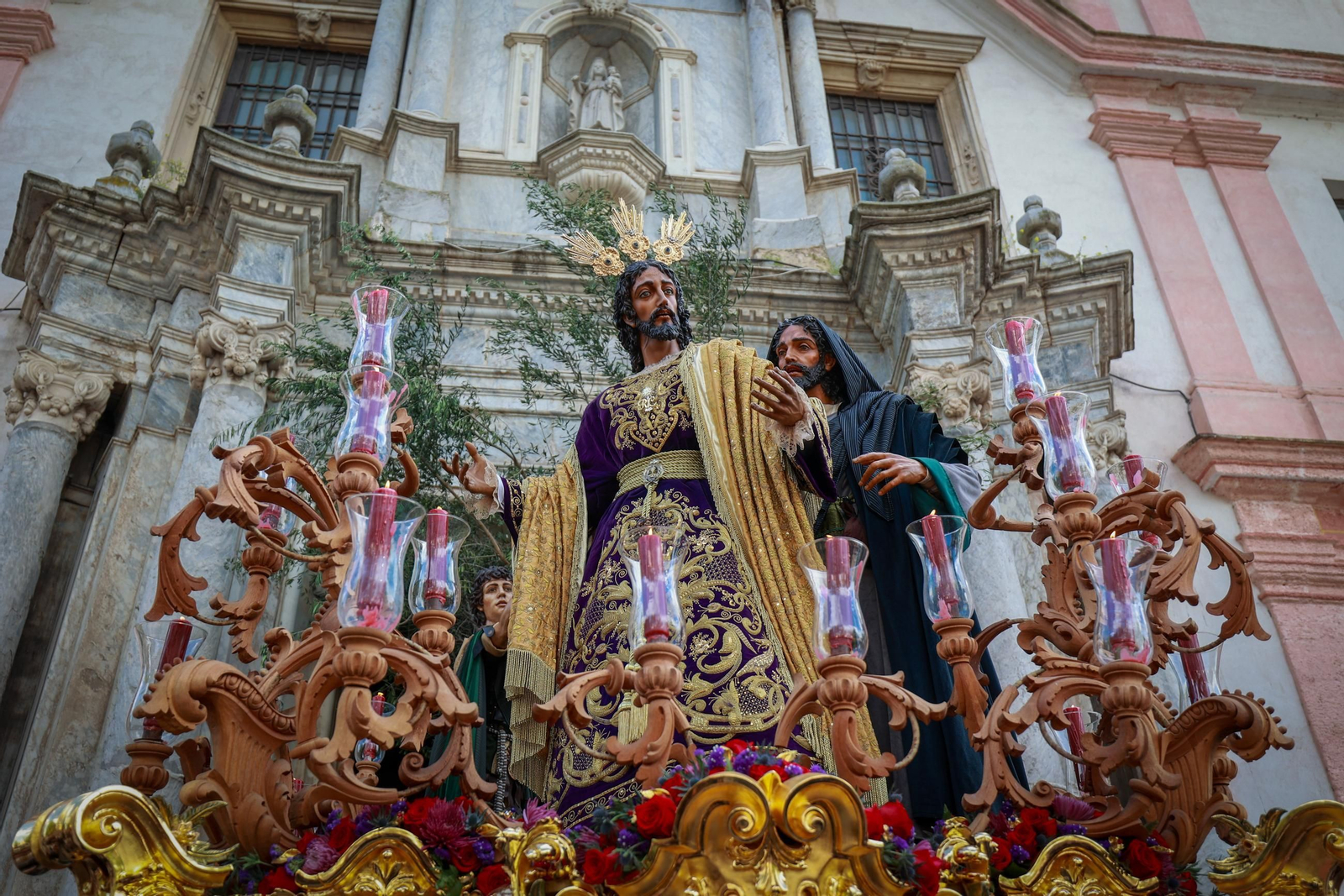 Imágenes de la salida del Prendimiento en la Semana Santa de Cádiz 2025