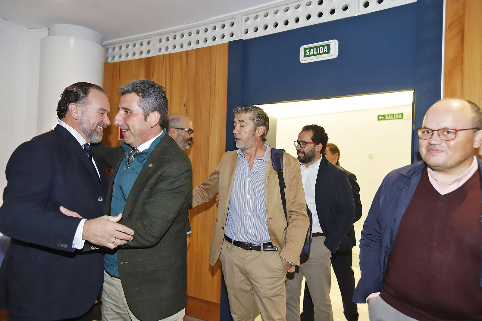 Recepción de invitados en la Jornada técnica Huelva a debate, 'Gestión del agua ante la escasez', de Huelva Información, Grupo Joly y Fundación Caja Rural del Sur