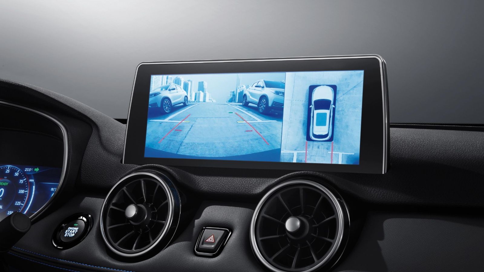 La pantalla central ofrece también la ayuda al aparcamiento, además de dar pie a gestionar algunos aspectos como la frenada regenerativa.