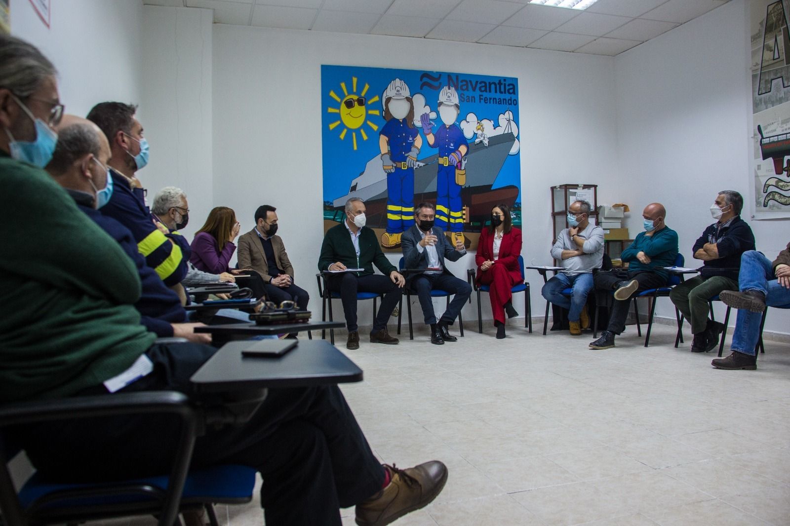 Juan Espadas en un encuentro con el comité de empresa de Navantia