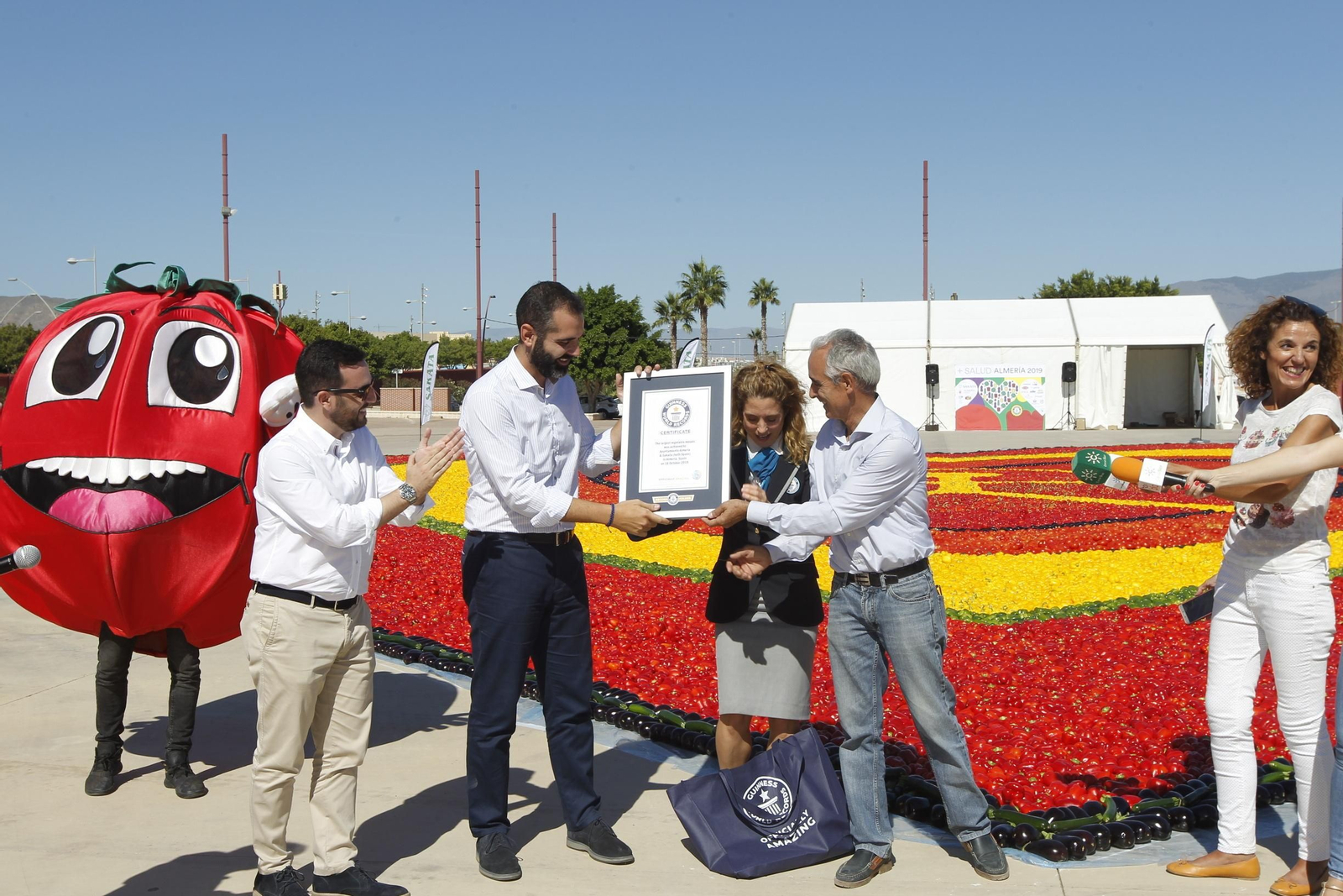 Fotogalería Récord Guinness Corazón Hortalizas Almería