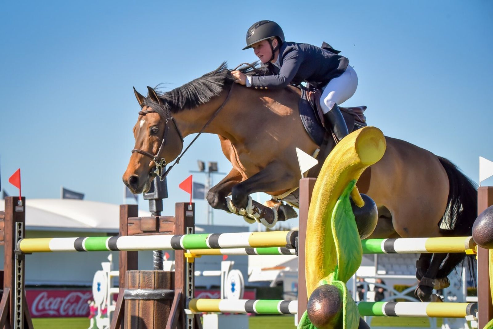 Sanne Thijssen y 'Con Quidam RB' superan un obstáculo.