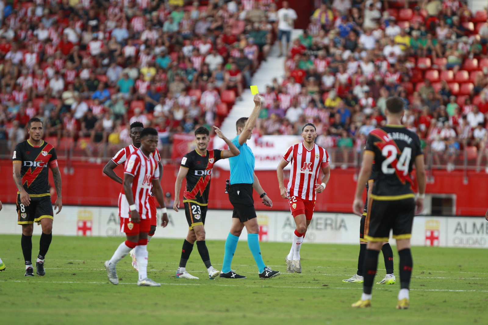 Imágenes del partido U.D. Almería-Rayo Vallecano