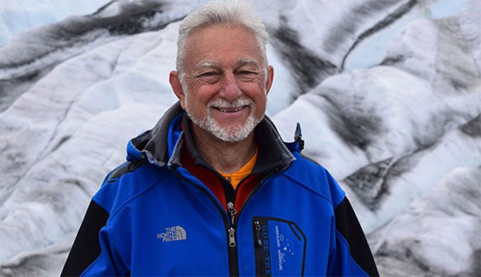 Javier Cacho (Madrid, 1952) es científico, escritor y divulgador y ha sido investigador de la Comisión Nacional de Investigación del Espacio.