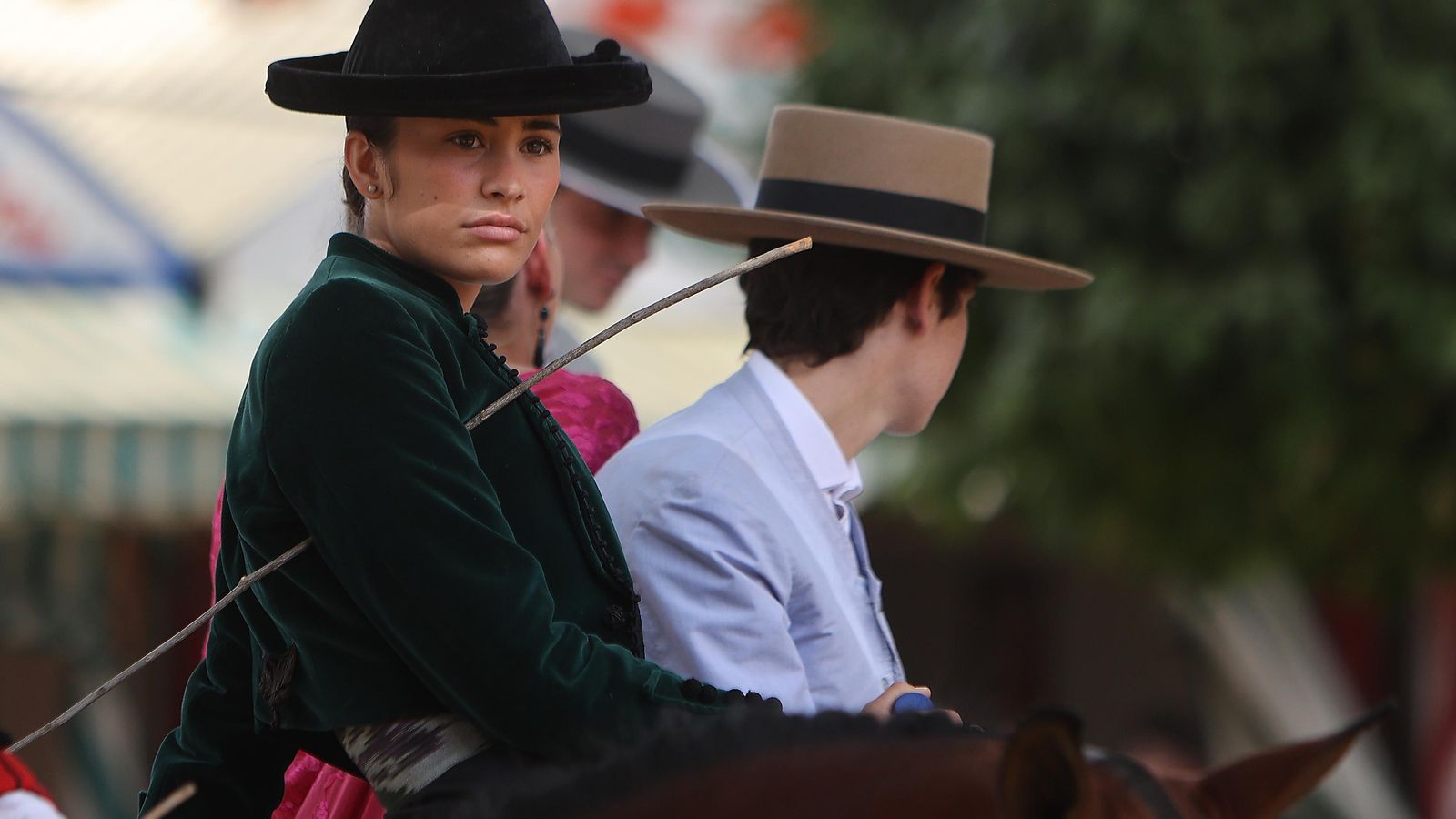Una amazona con el sombrero calañés.