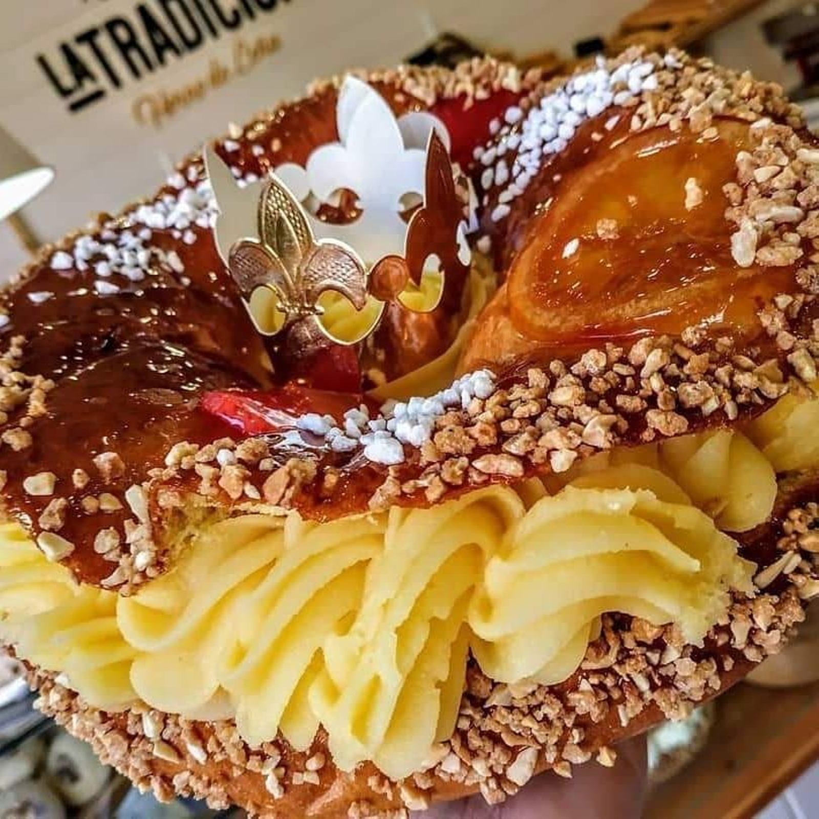 Roscón de Reyes relleno de crema