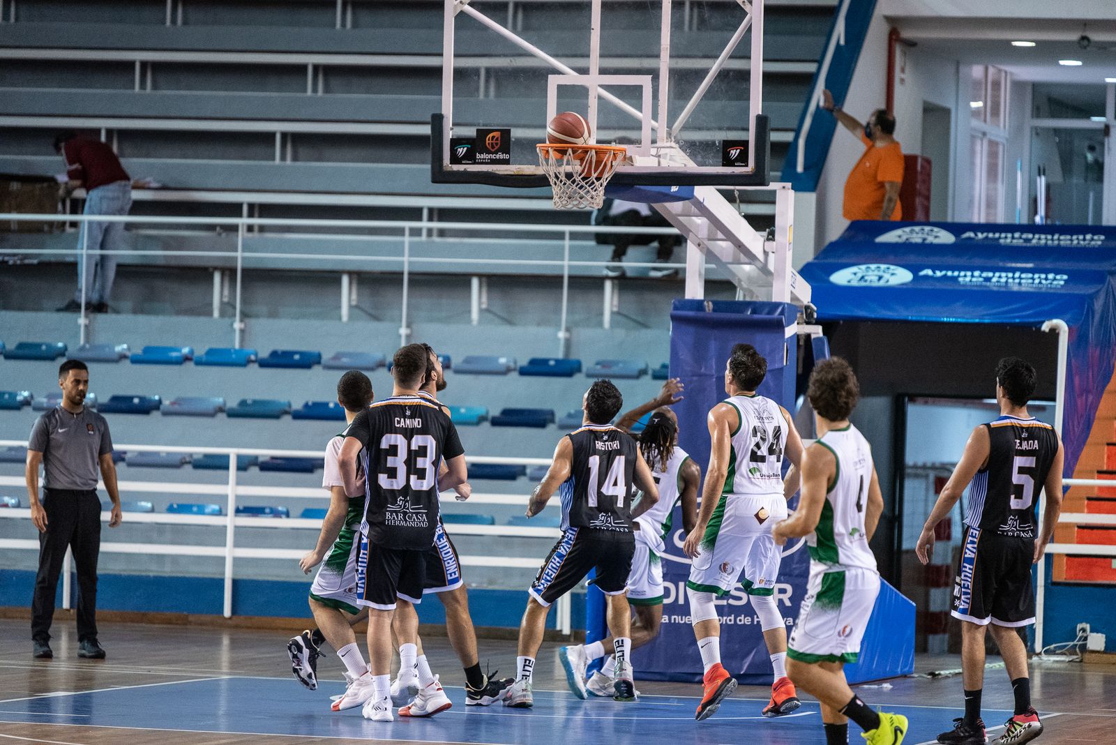 Baloncesto: Imágenes del Huelva Comercio - Extremadura