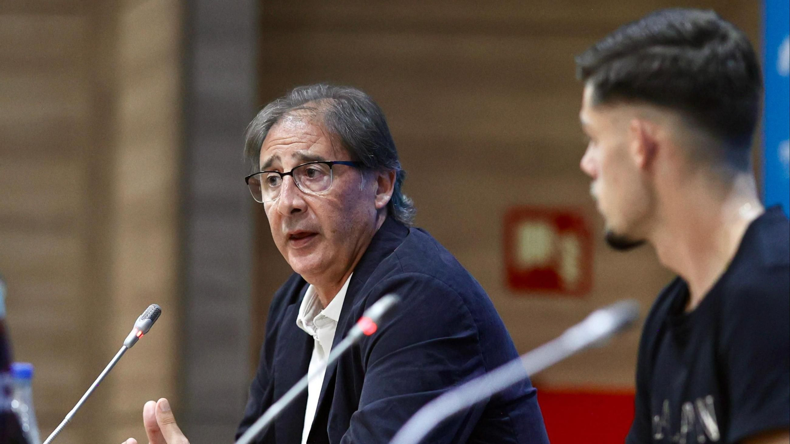 Loren Juarros durante la presentación de Javi Montero