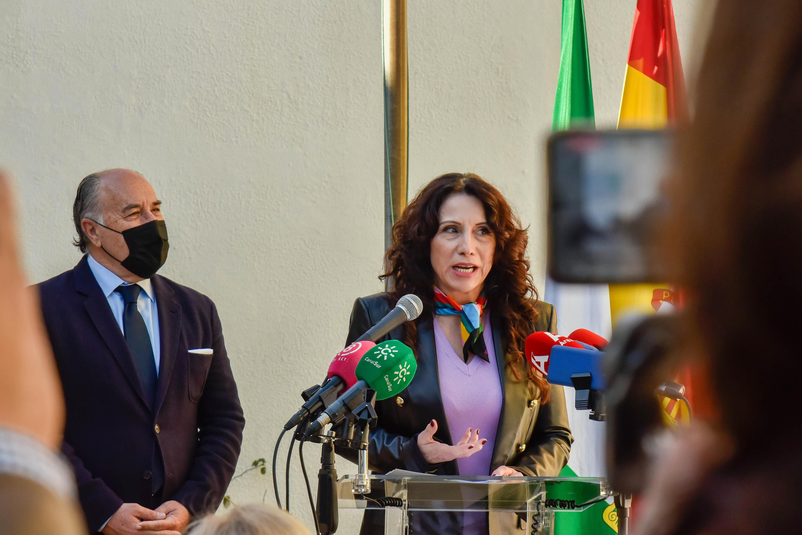 La consejería de Políticas Sociales, Rocío Ruiz, presenta el proyecto junto a José Ignacio Landaluce.