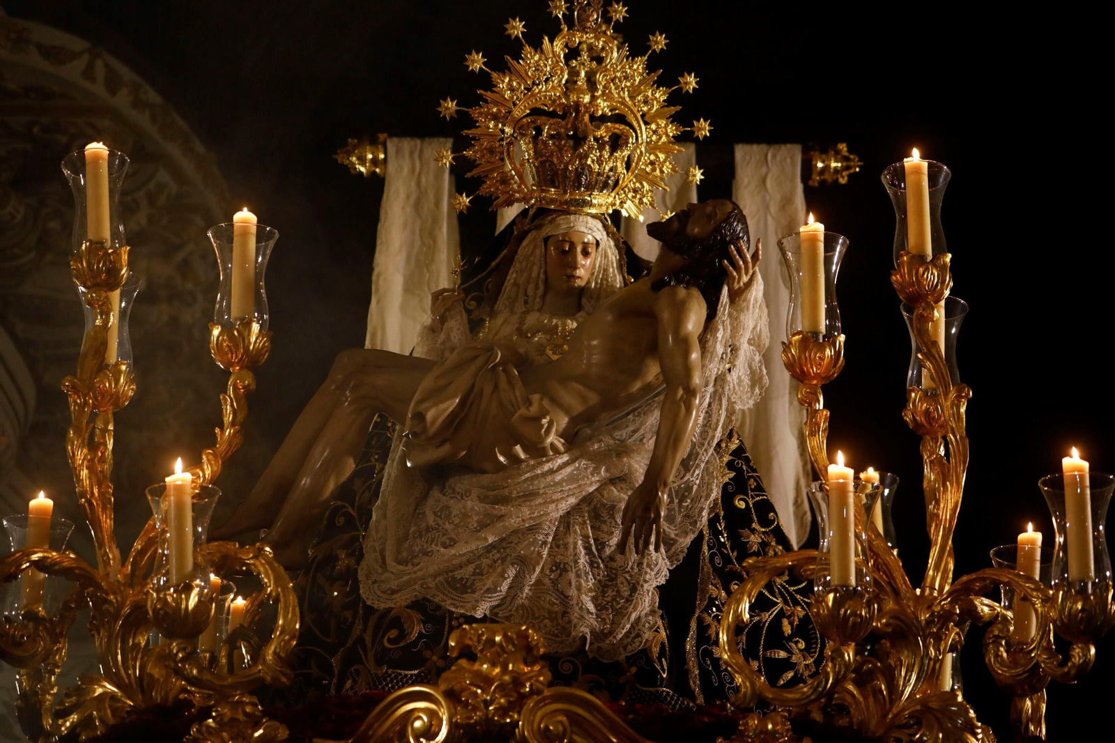 Las mejores imágenes de la hermandad de las Angustias en este Jueves Santo de Córdoba