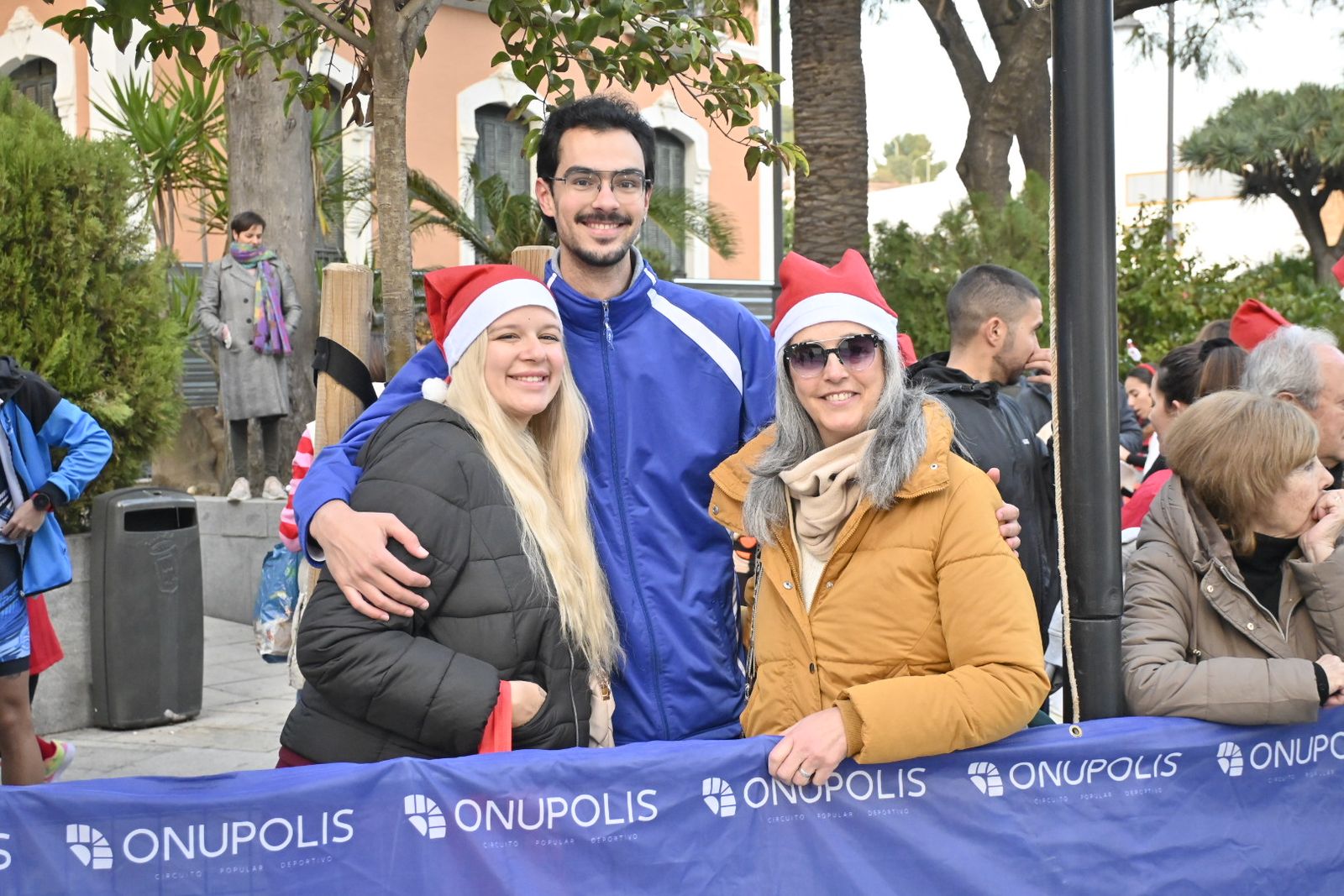 Búscate en las mejores fotografías de la San Silvestre de Huelva 2025