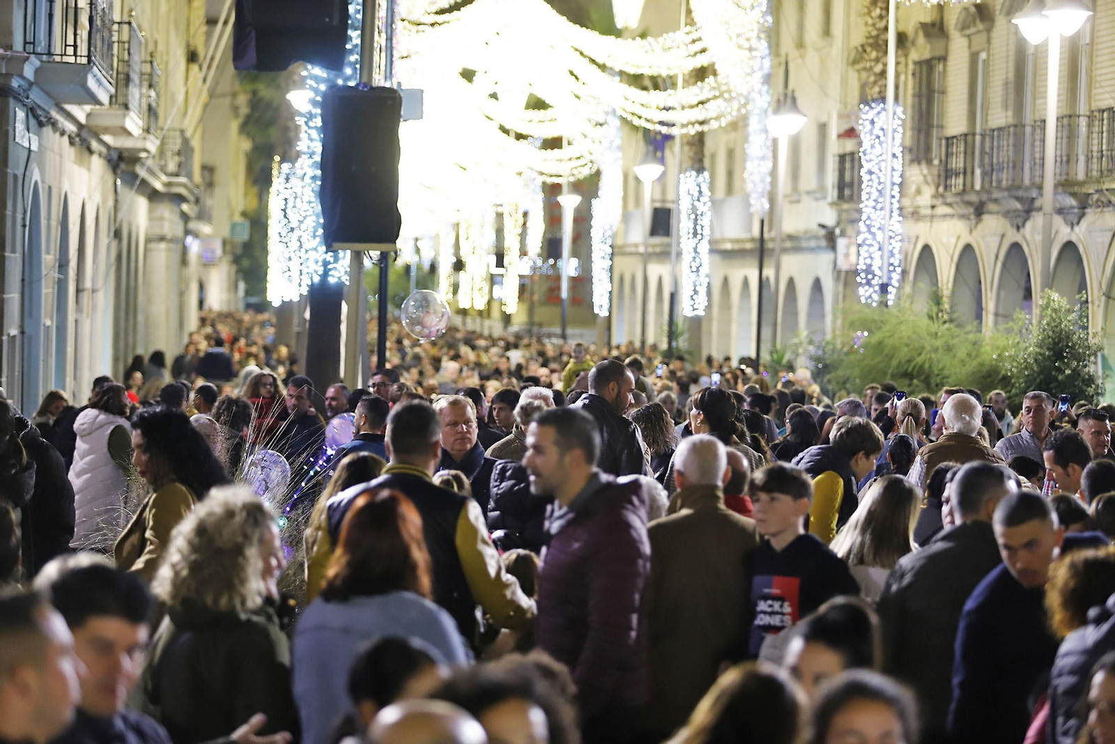 Imágenes del alumbrado navideño en las calles de Huelva