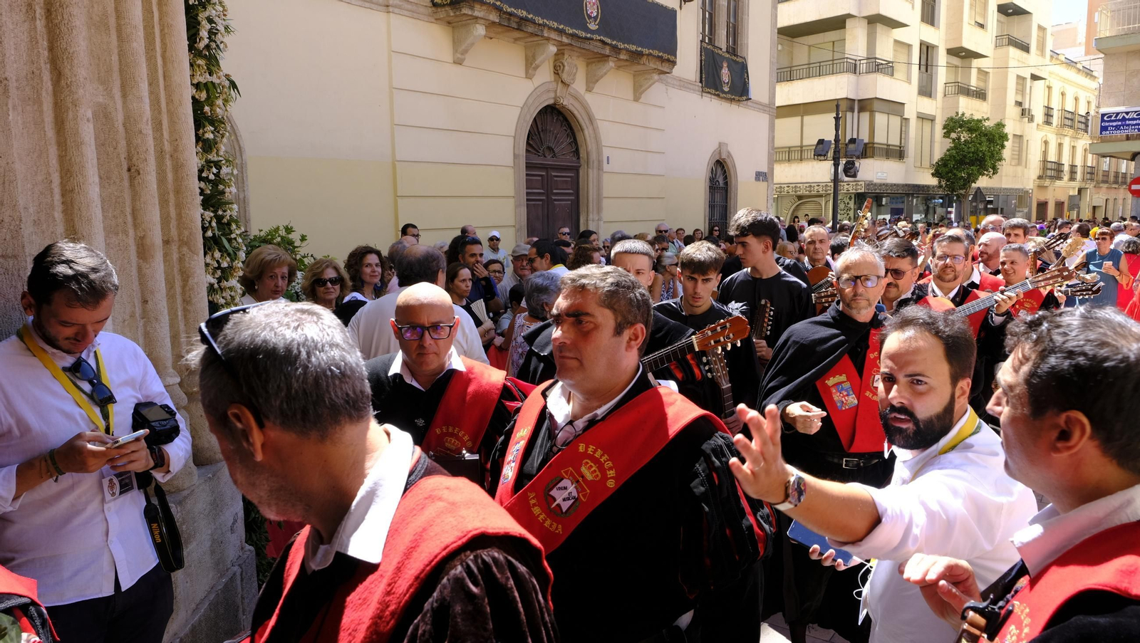 La ofrenda floral a la Virgen del Mar en la Feria de Almería 2025, en imágenes