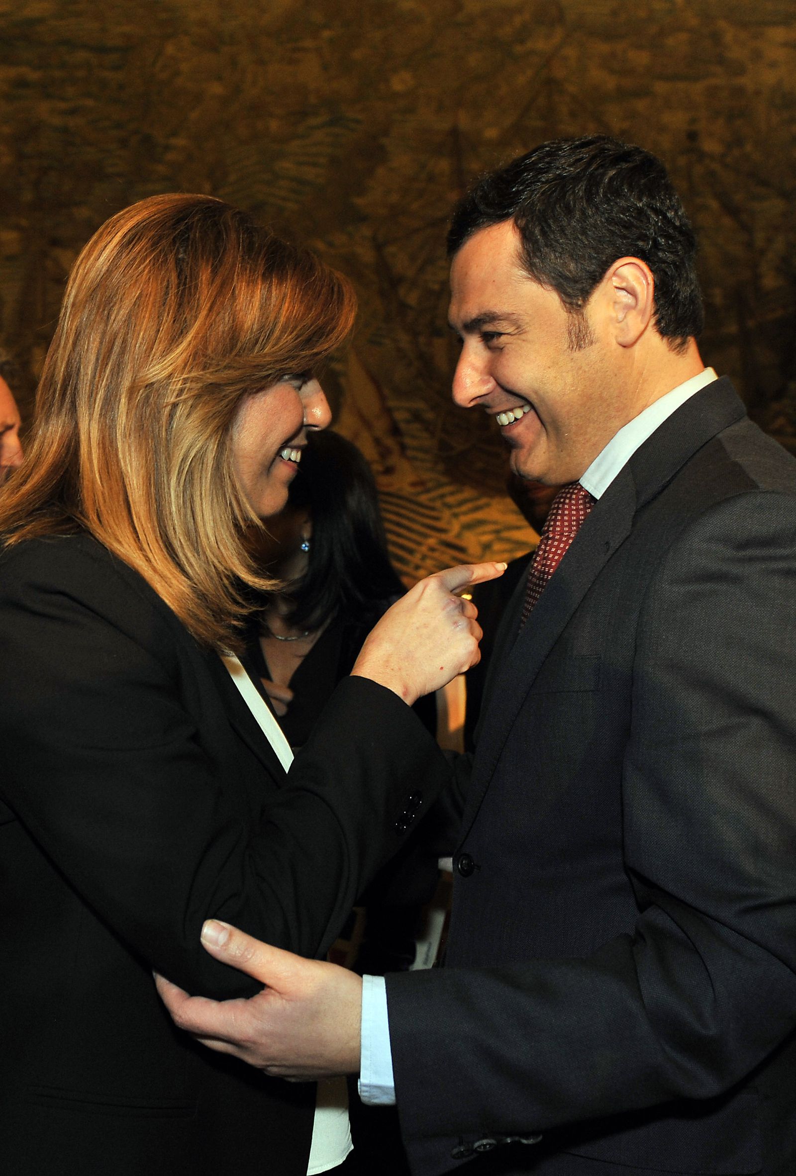 Una de las primeras imágenes de Susana Díaz y Juanma Moreno juntos.