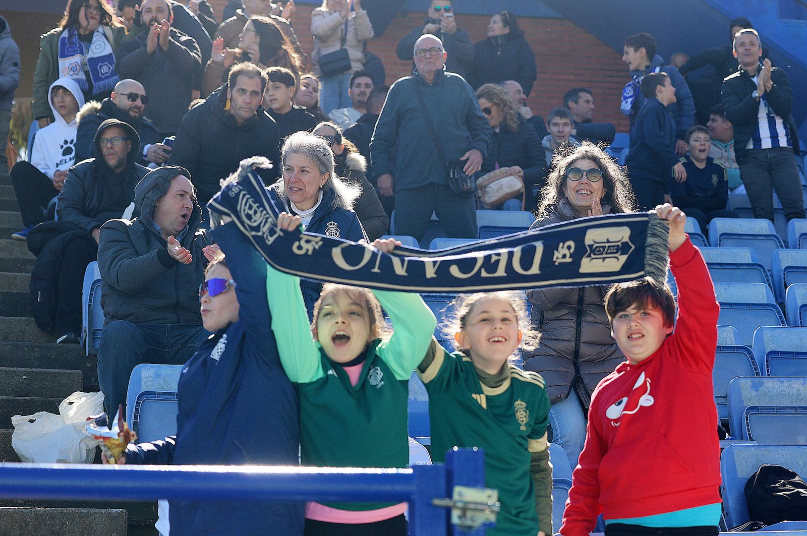 Búscate en las gradas del Nuevo Colombino en el Recre-Yeclano