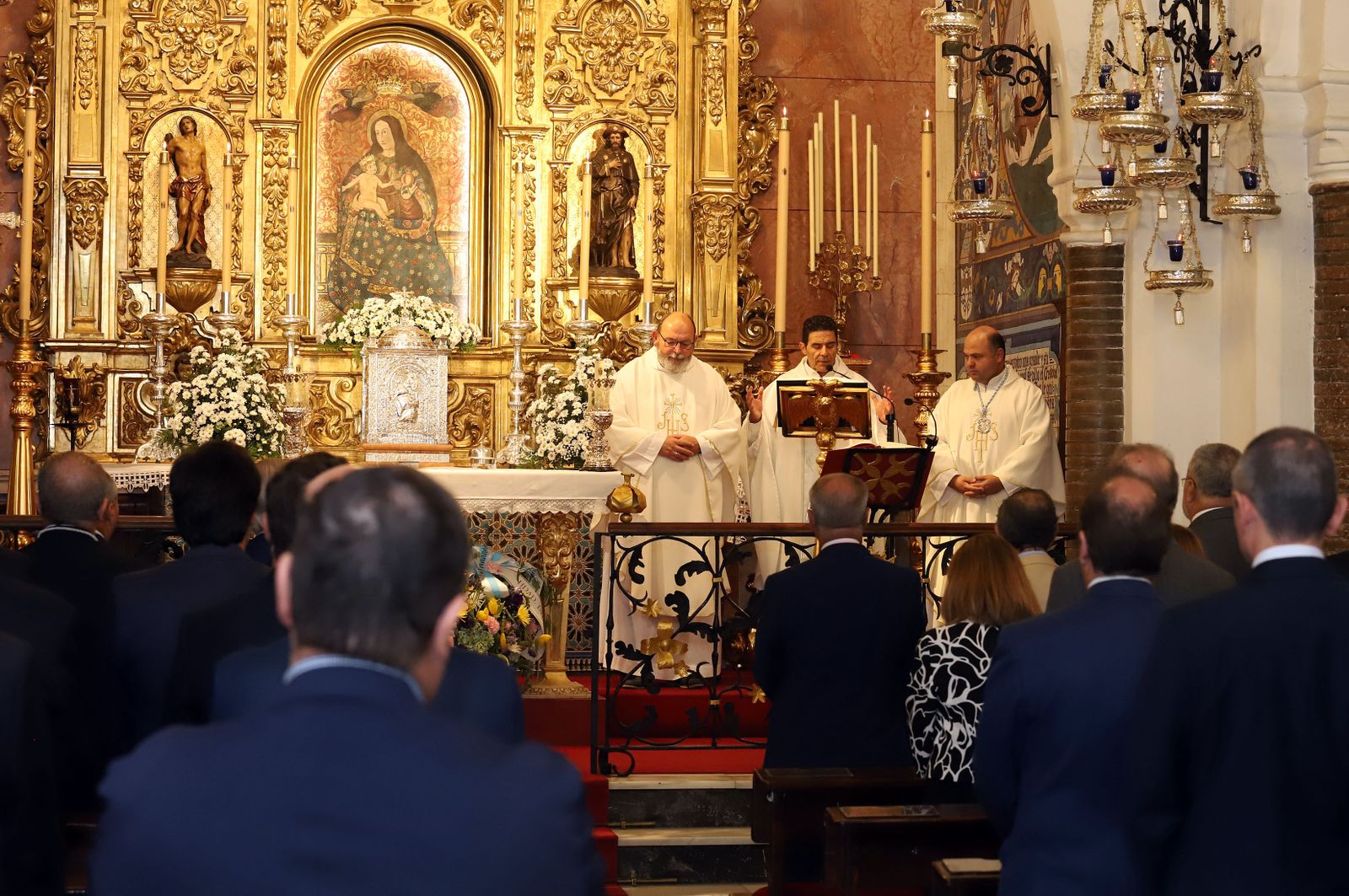 José Manuel Barral presidió la apertura del curso cofrade en la Cinta.