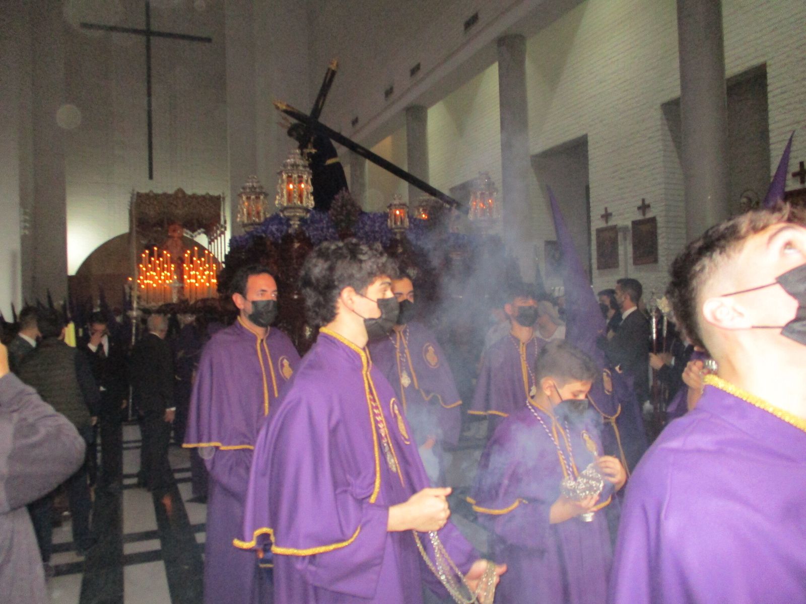 Imágenes de la estación de penitencia de la Hermandad de Pasión de Almería